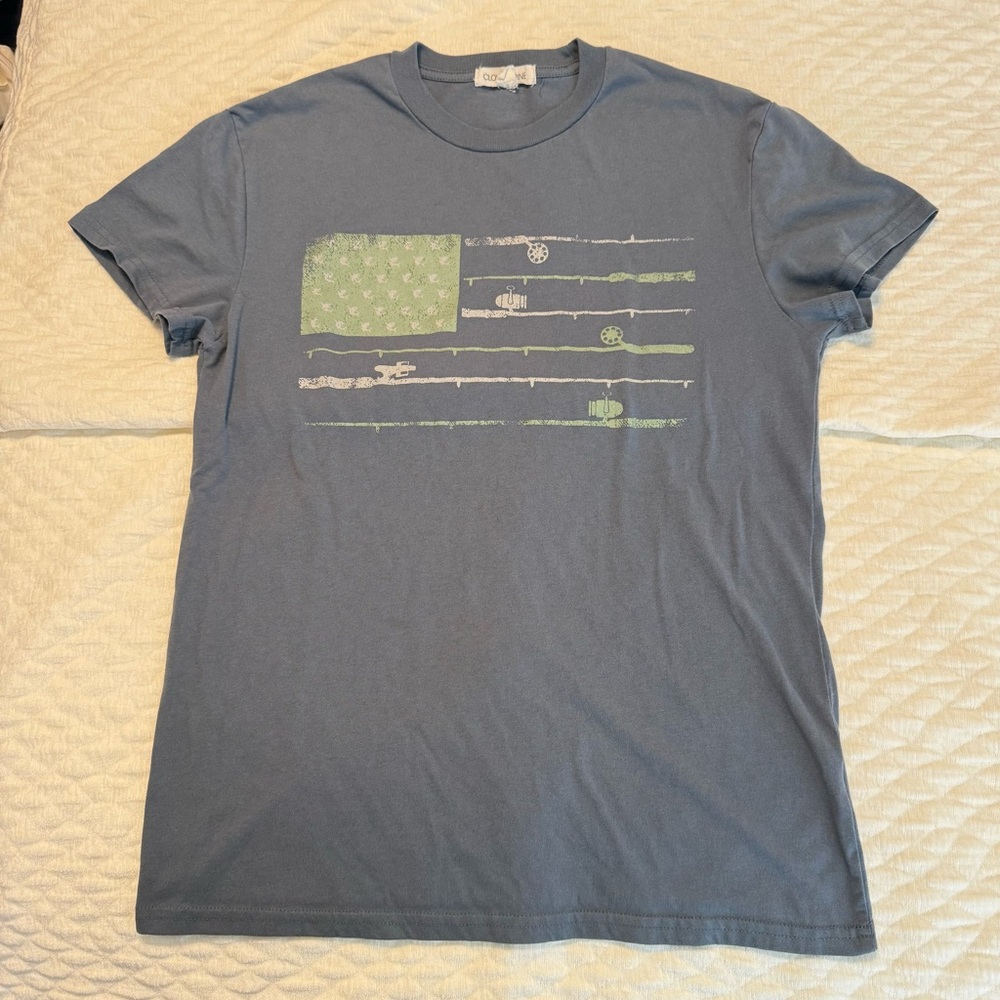 Clover + Pine Flag Fishing Pole T Shirt Women’s Size Medium